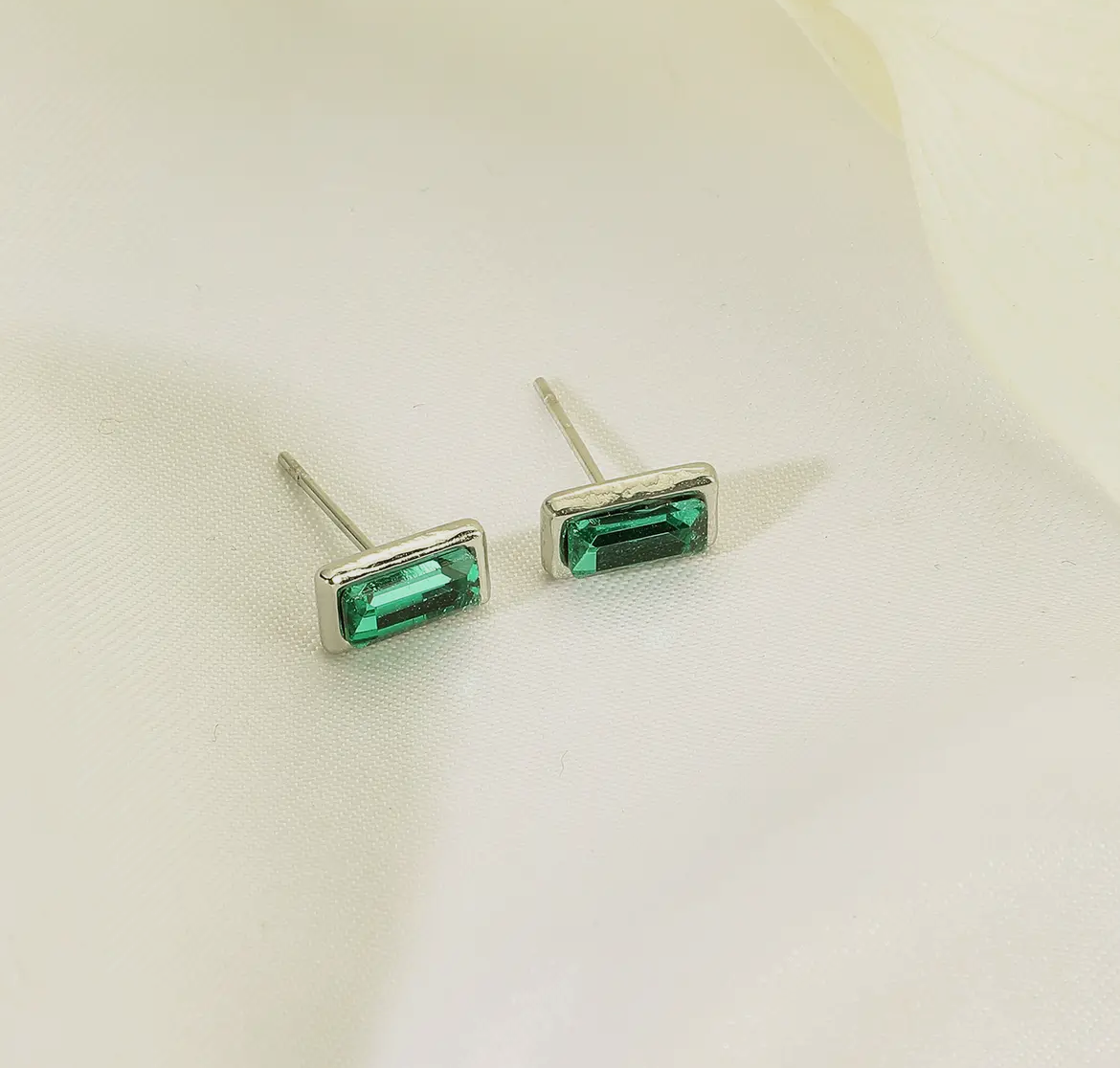 Emerald Glint Ohrstecker