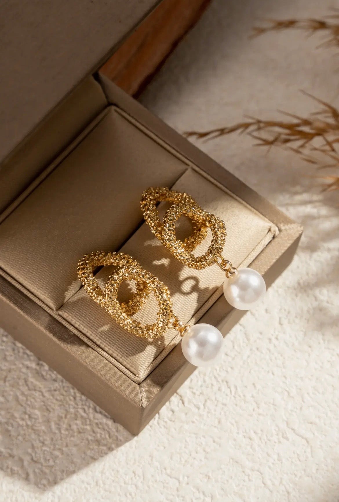 Aurelia Pearl Loops